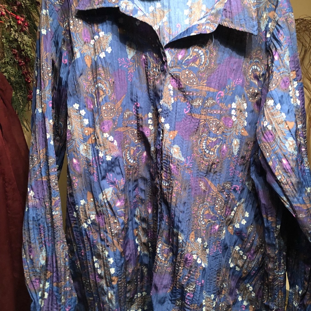 Just My Size 4X crinkle button down with peacock pattern.